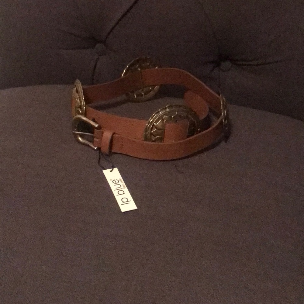 Saddle brown concho belt